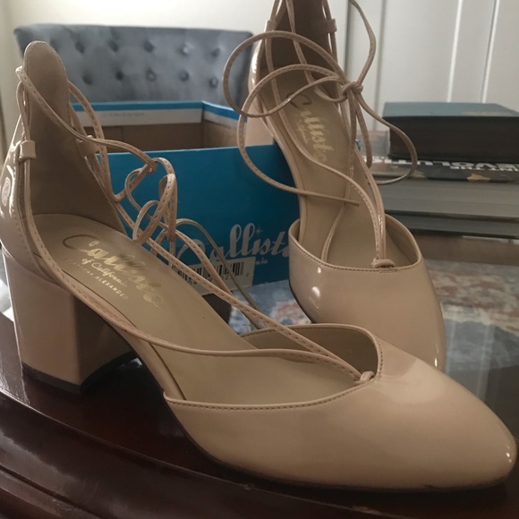 Callisto of California Laced Block Heels - Picture 2 of 4